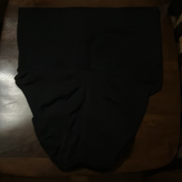 Skims Core Control Briefs - Picture 2 of 3